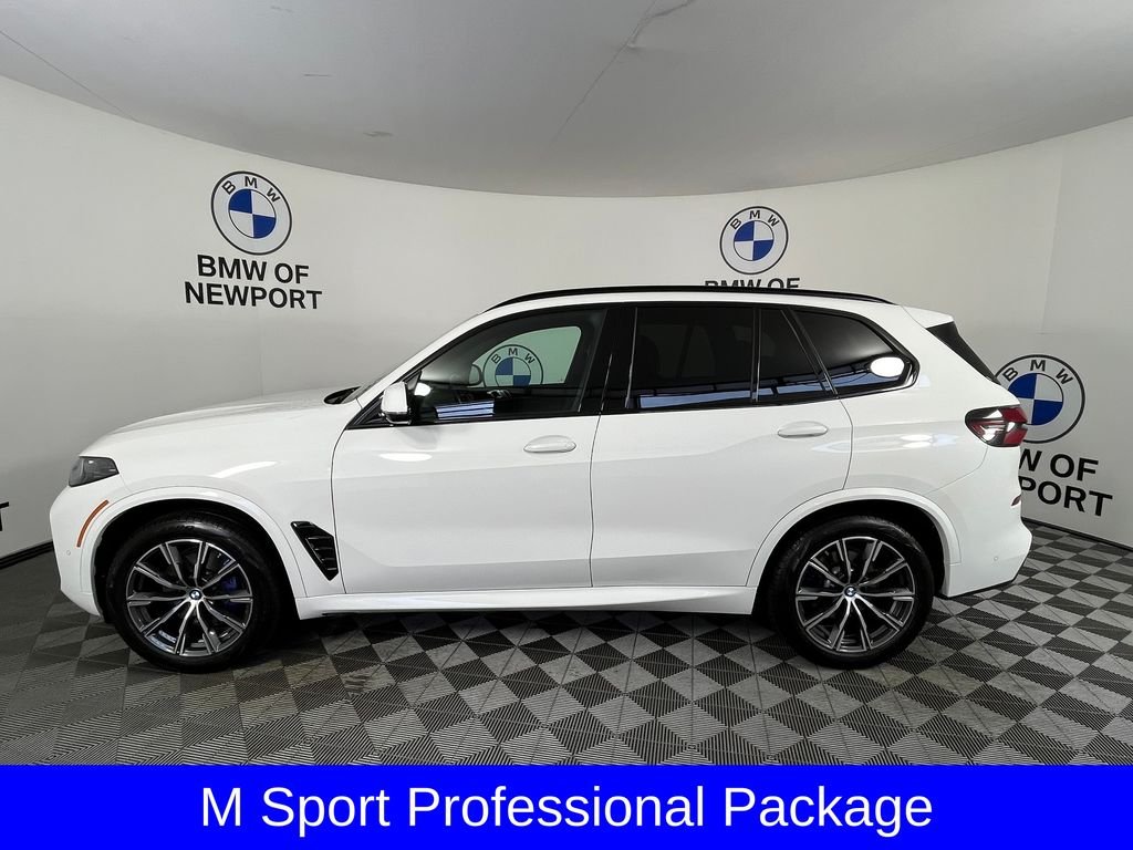 Used 2025 White BMW xDrive40i image 5