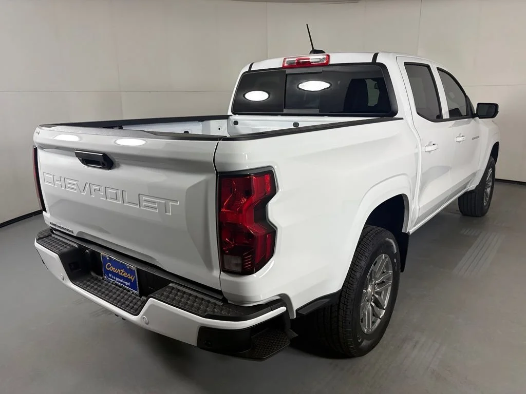 New 2026 Summit White Chevrolet LT image 10