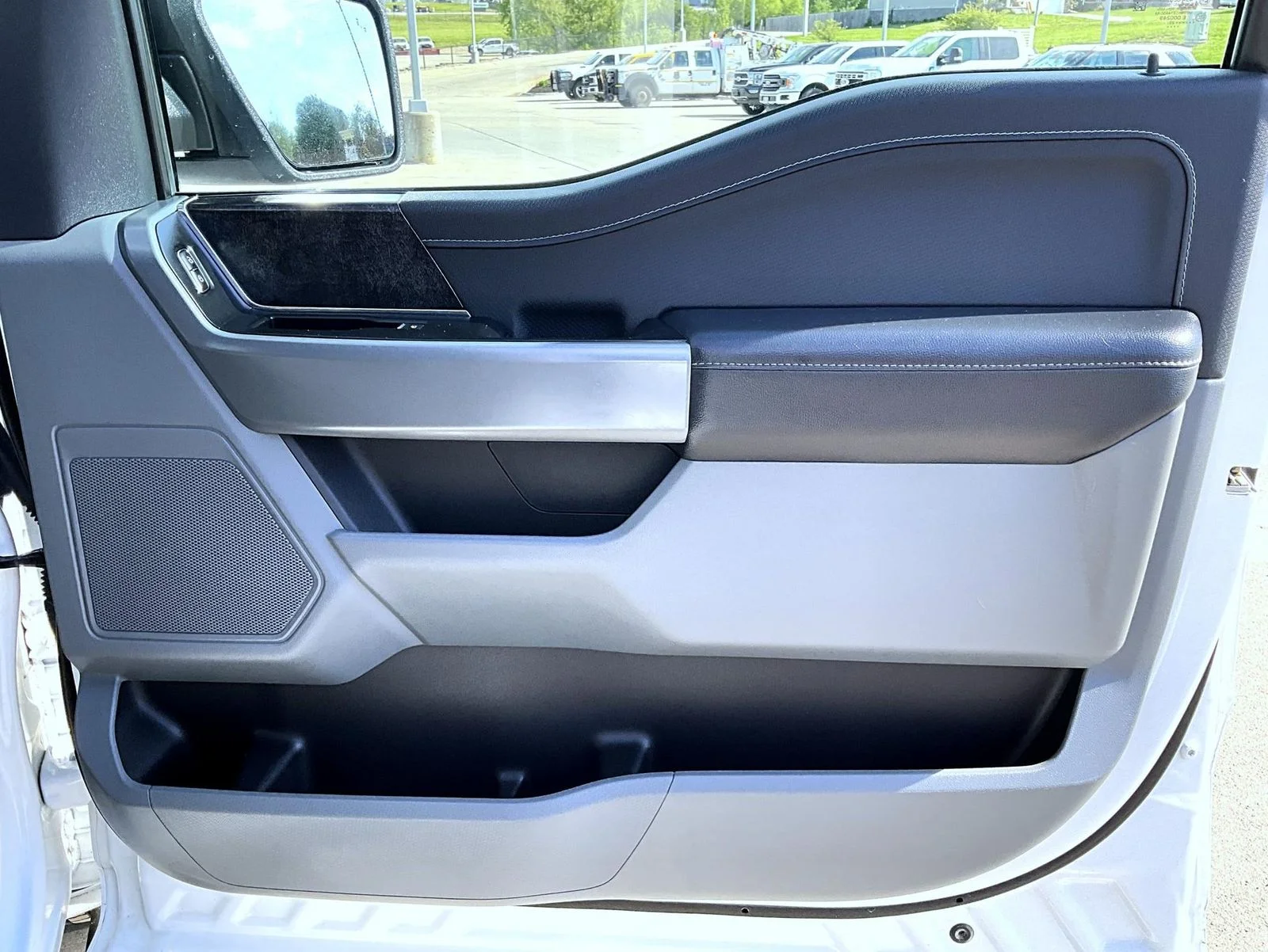 Used 2023 White Ford XLT image 17