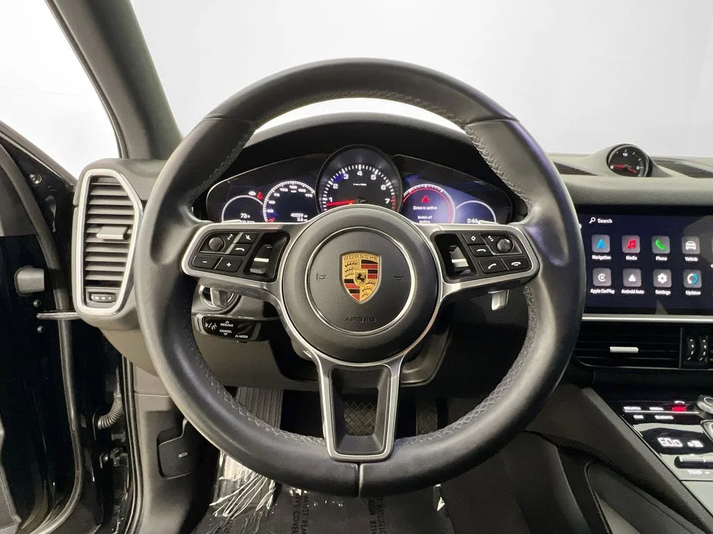 Used 2023  Porsche Base image 11