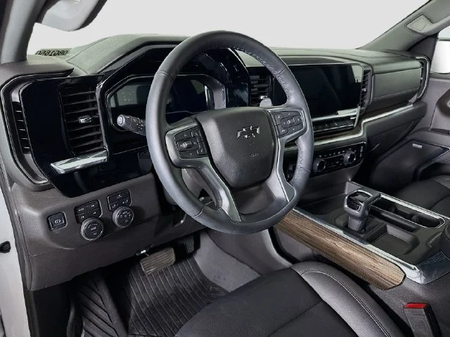 Used 2025 White Chevrolet LT Trail Boss image 10