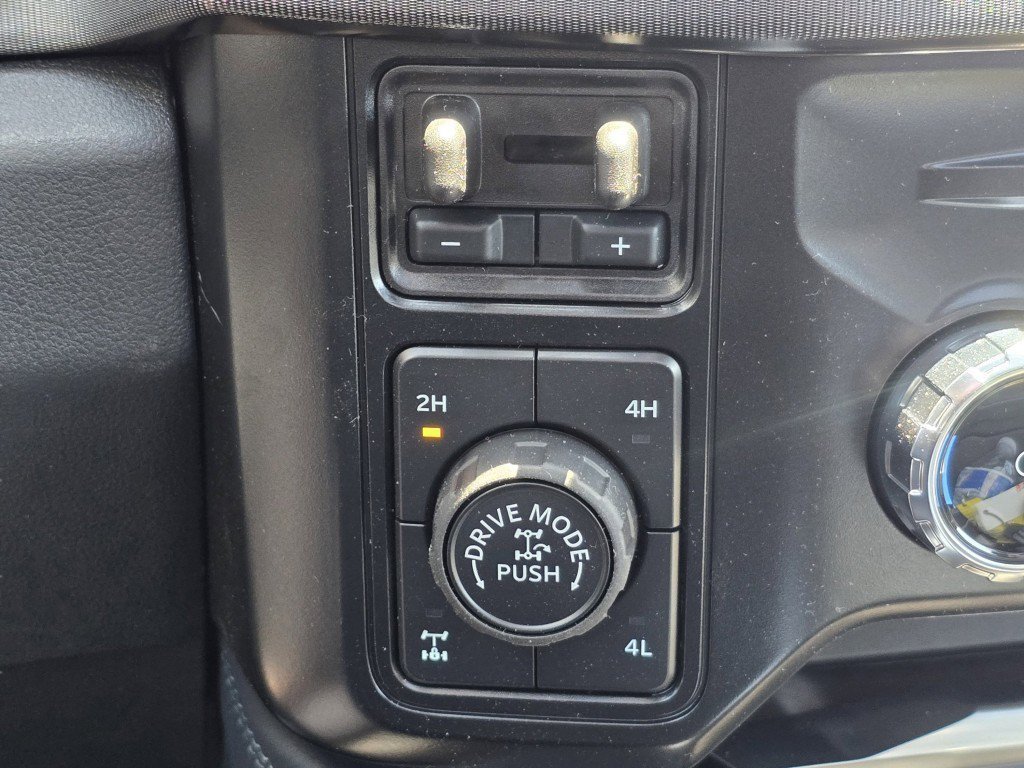 New 2026 Star White Metallic Tri-Coat Ford Platinum image 12