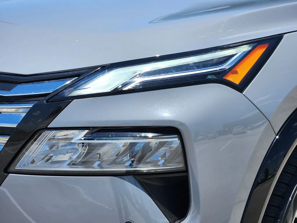 Certified Used 2024 Gray Nissan Platinum image 7