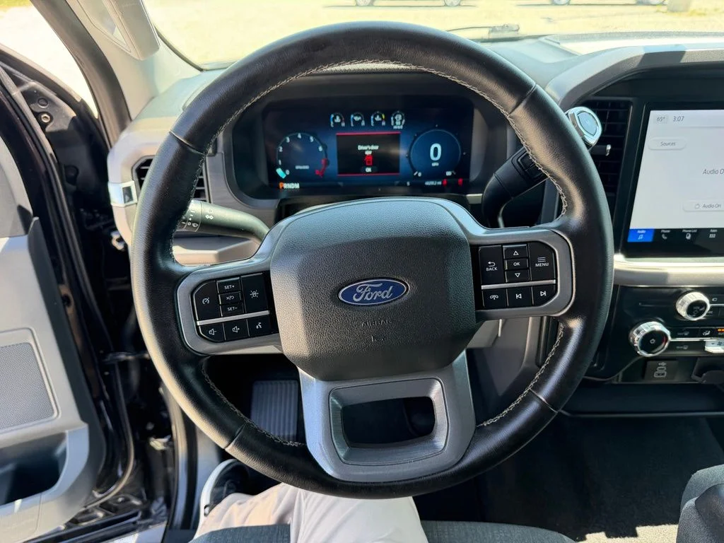 Used 2025 Black Ford XLT image 18