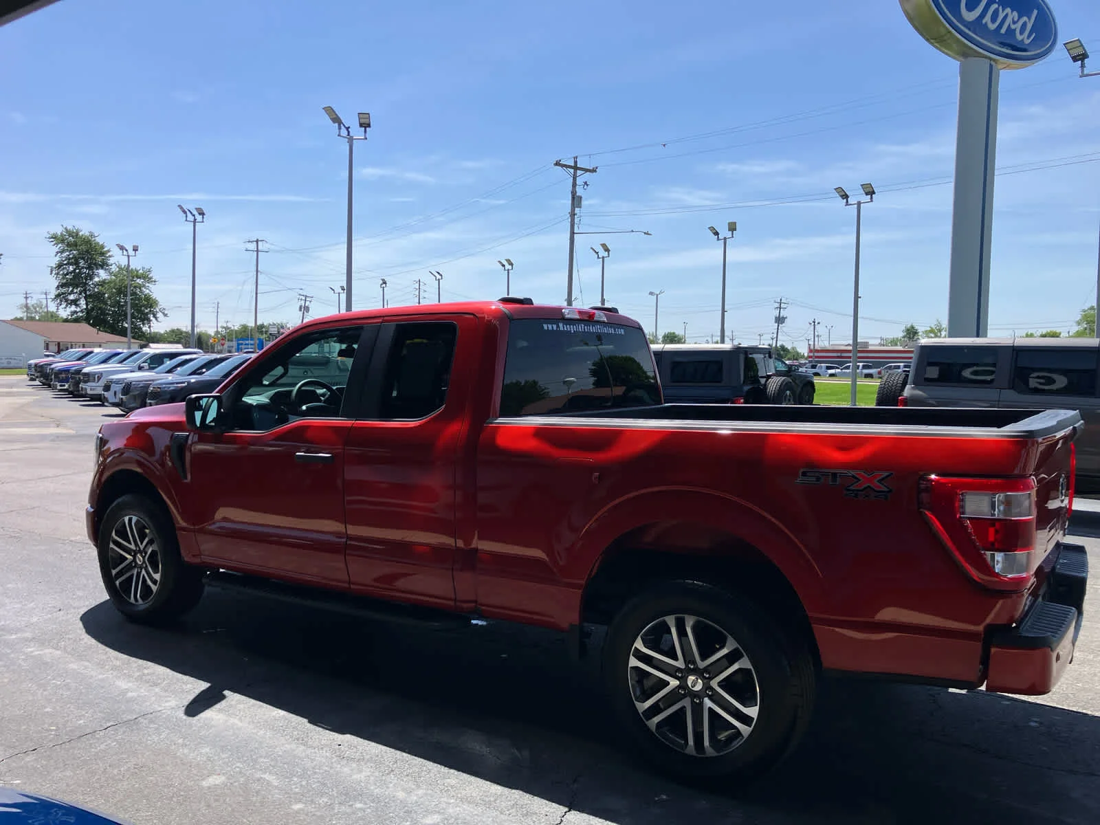 Used 2023 Hot Pepper Red Metallic Tinted Clearcoat Ford XL image 22