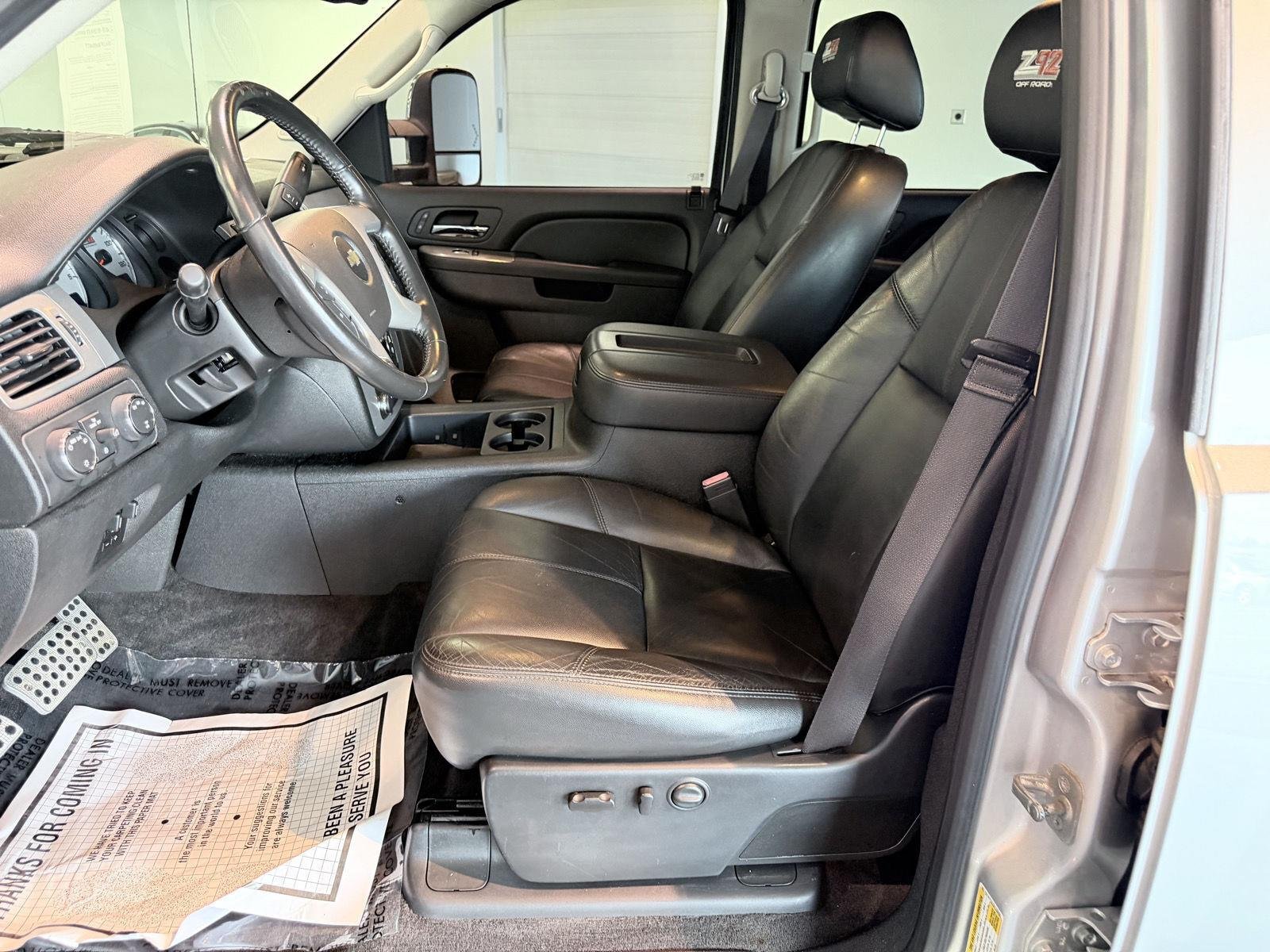 Used 2014 Silver Ice Metallic Chevrolet LTZ image 33