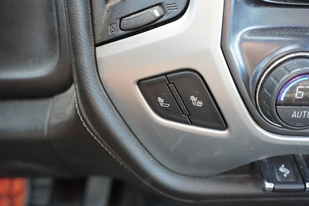 Used 2018 White GMC SLT image 7
