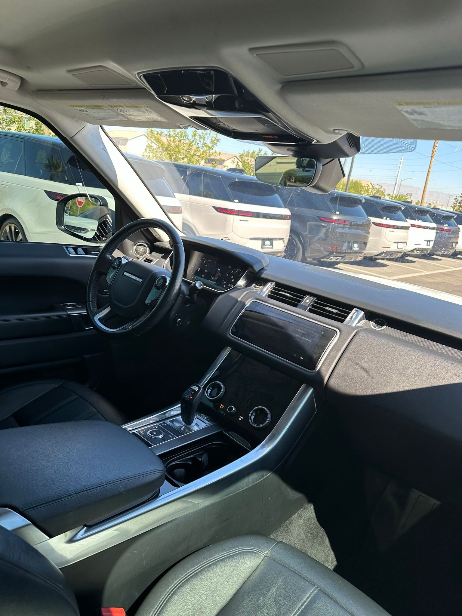 Used 2021 Fuji White Land Rover SE image 4