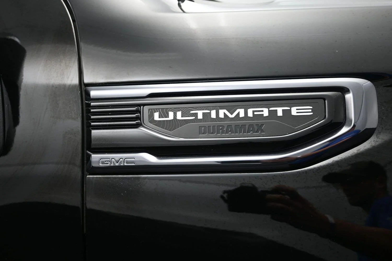 Used 2025 Onyx Black GMC Denali Ultimate image 6