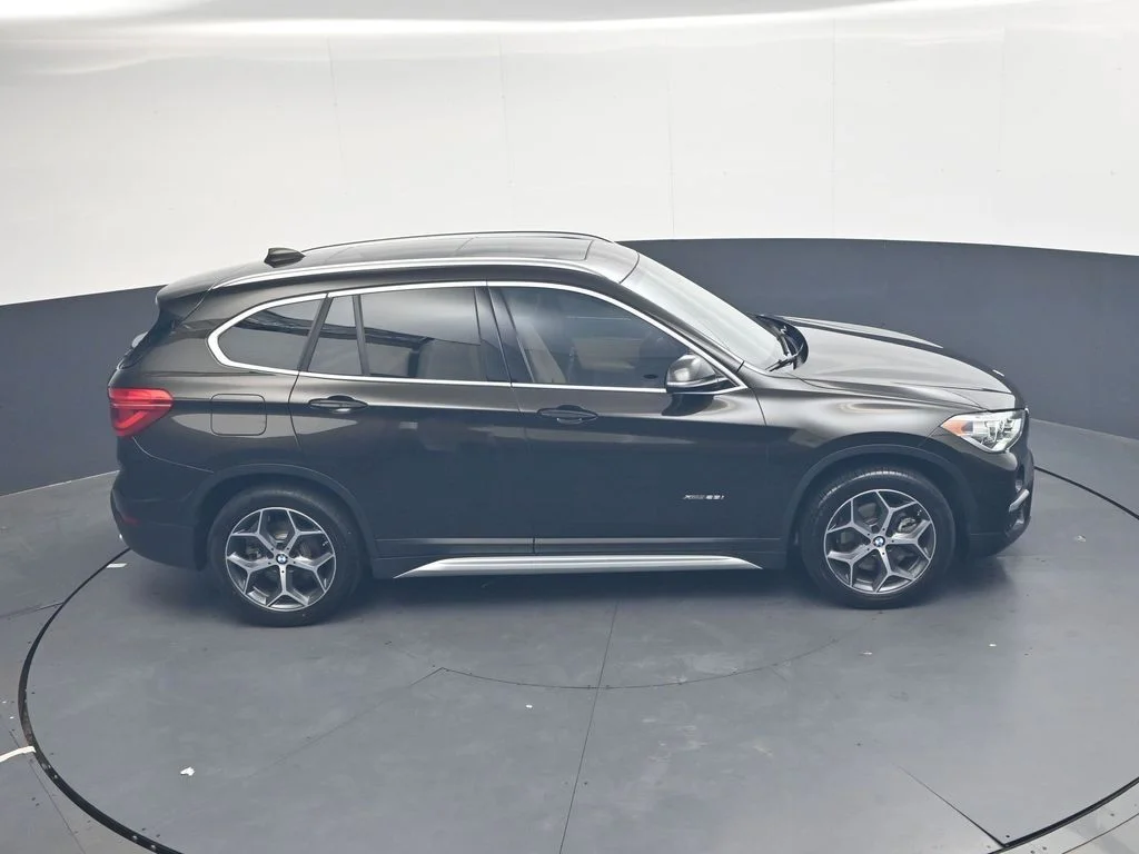 Used 2017 Dark Olive Metallic BMW xDrive28i image 30