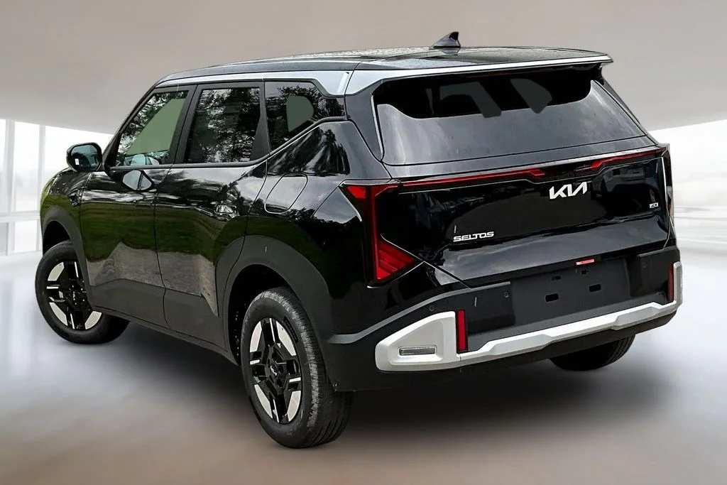 New 2027 Aurora Black Pearl Kia LX image 3