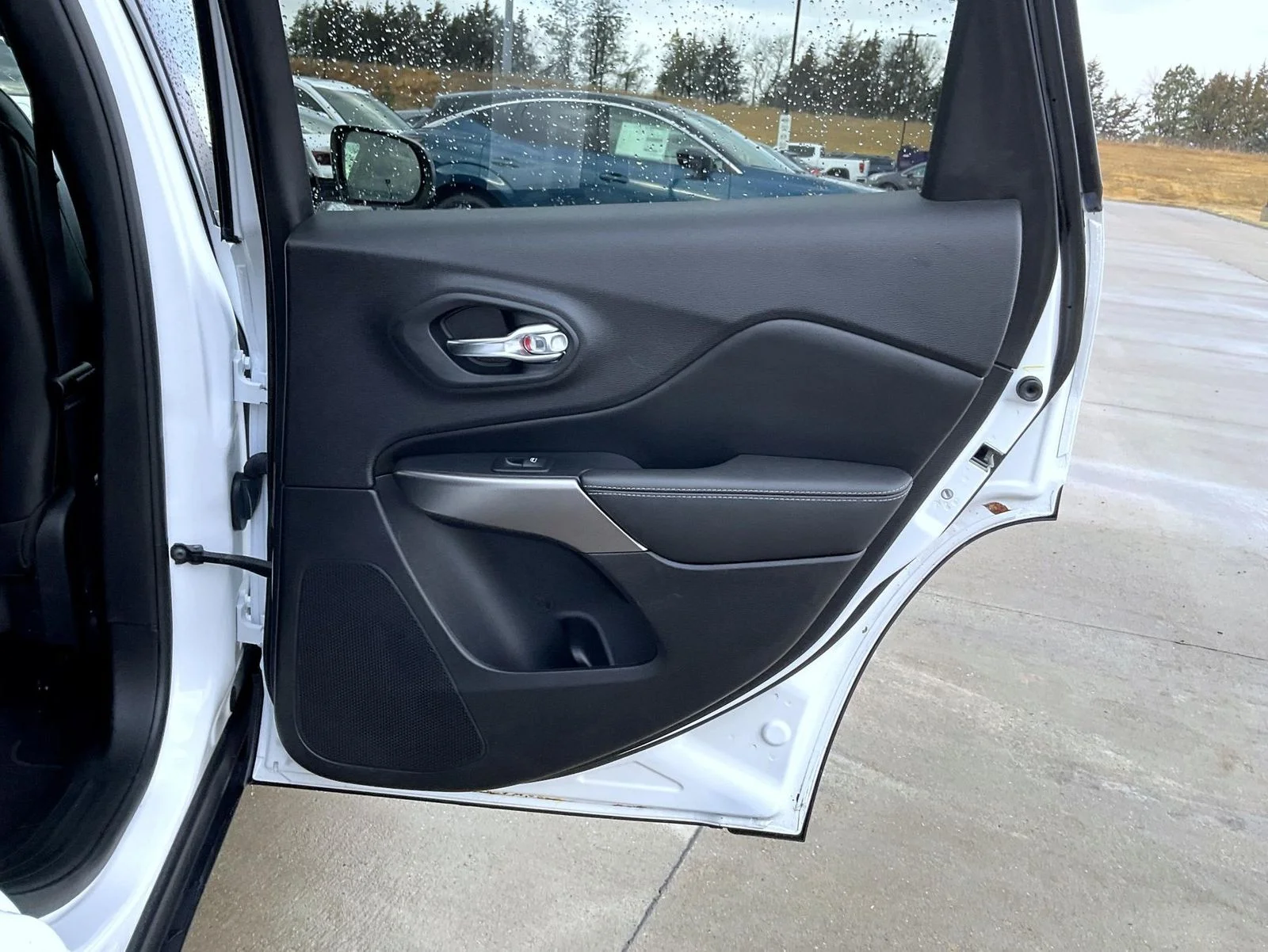 Used 2020 White Jeep Limited image 21