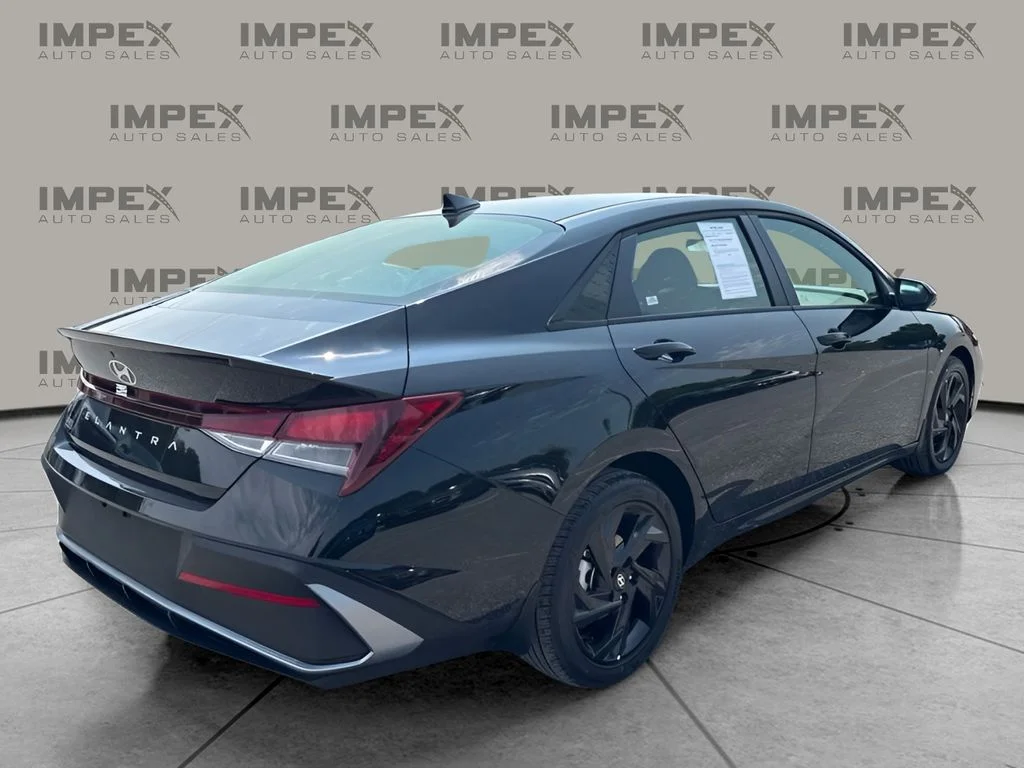 Used 2026 Black Hyundai SEL Sport image 3