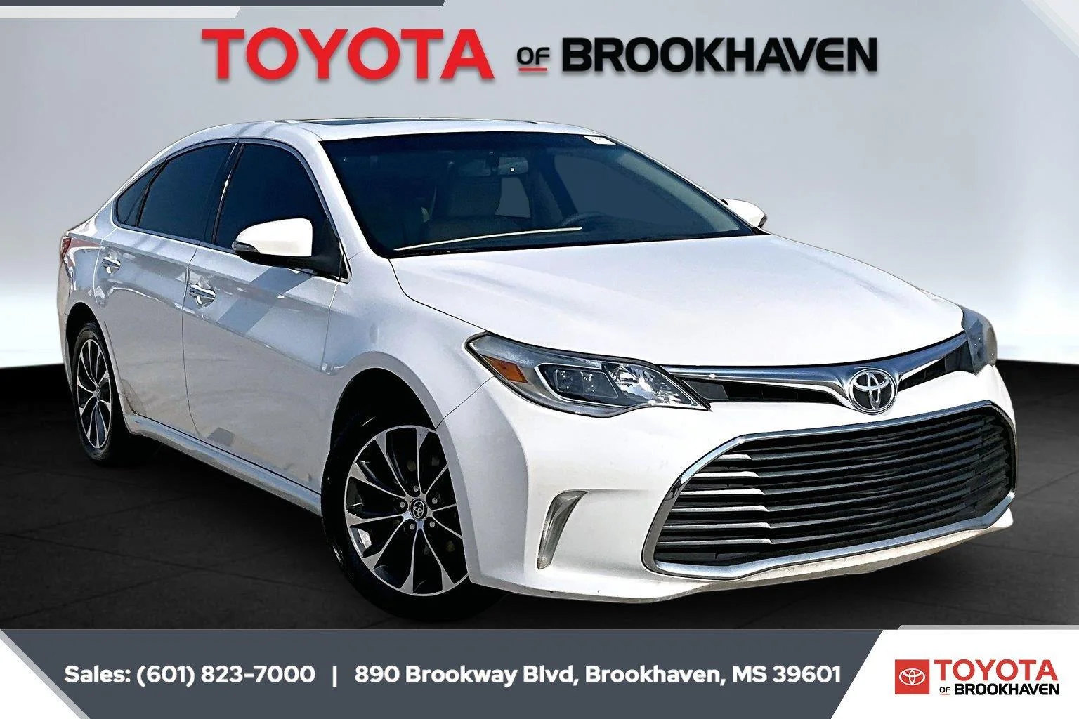 Used 2016 Blizzard Pearl Toyota XLE Plus image 1