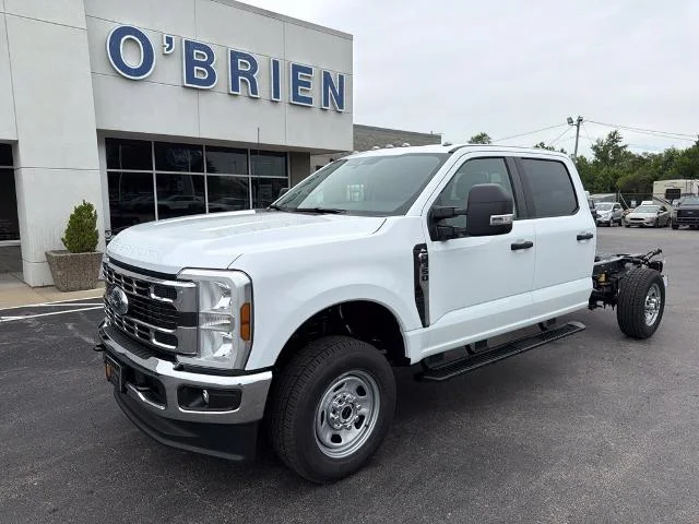 New 2026 Oxford White Ford F-350® XL image 27