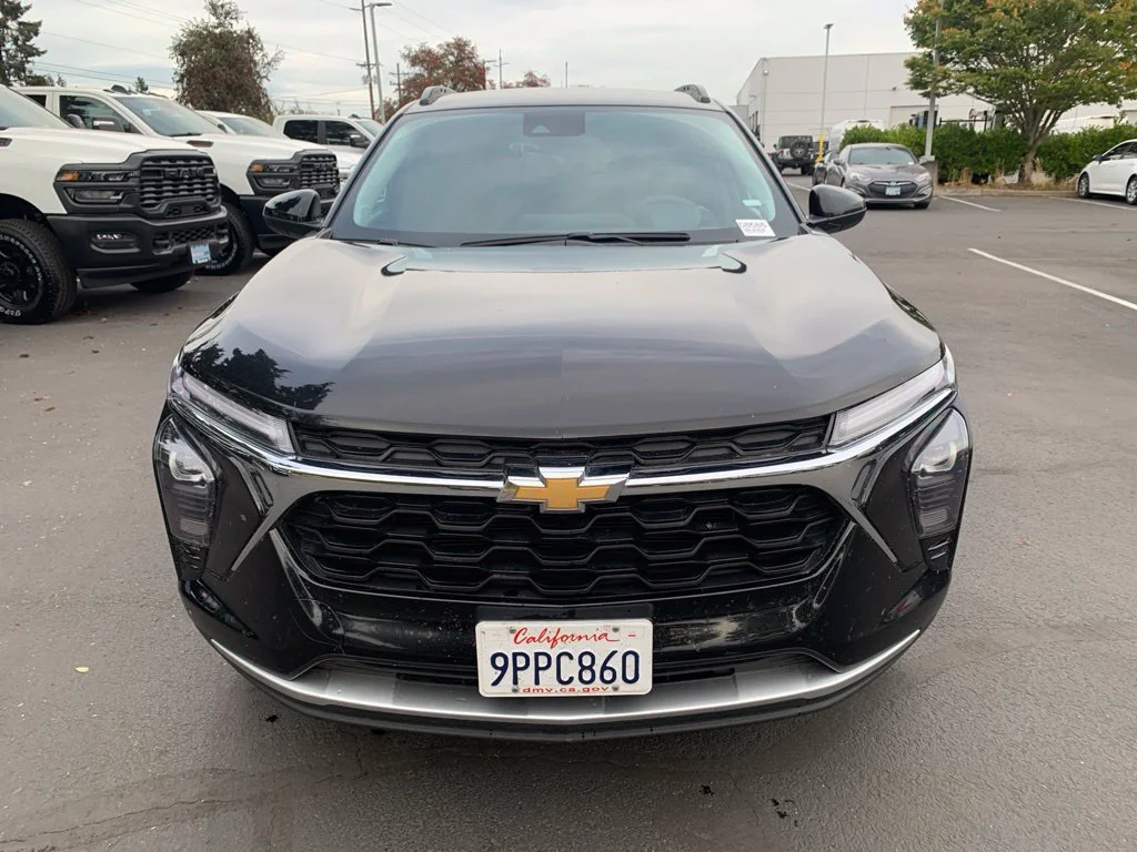 Used 2025 Mosaic Black Metallic Chevrolet LT image 6