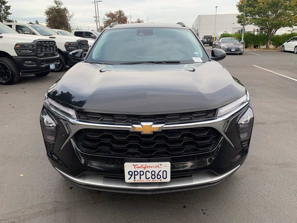 Used 2025 Black Chevrolet LT image 6