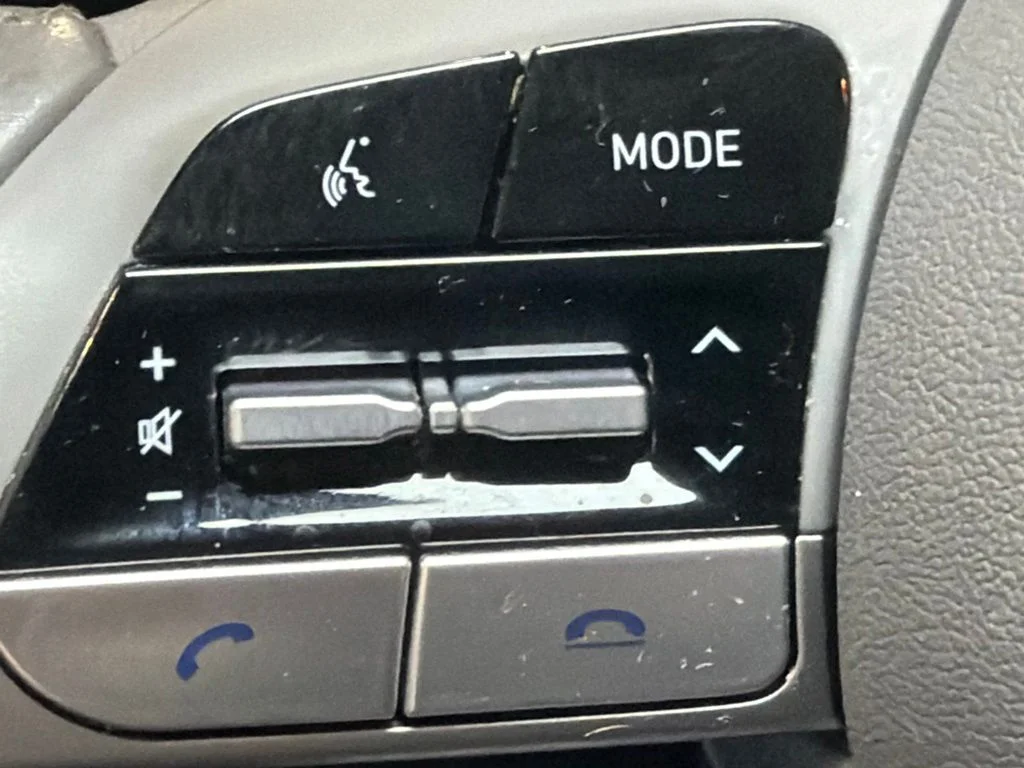 Used 2023 Fluid Metal Hyundai SEL image 20