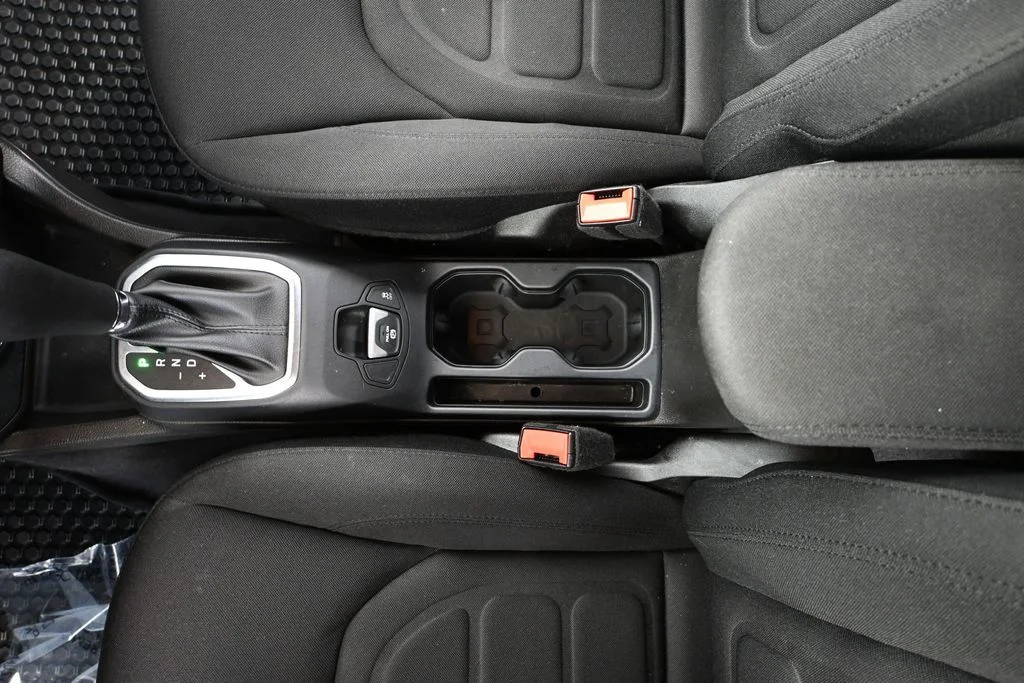 Used 2021 Gray Jeep Latitude image 33