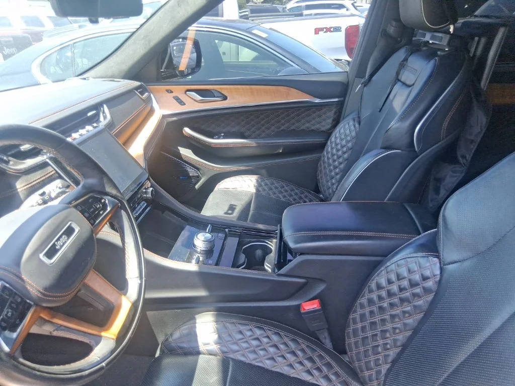 Used 2021 Black Jeep Summit image 14