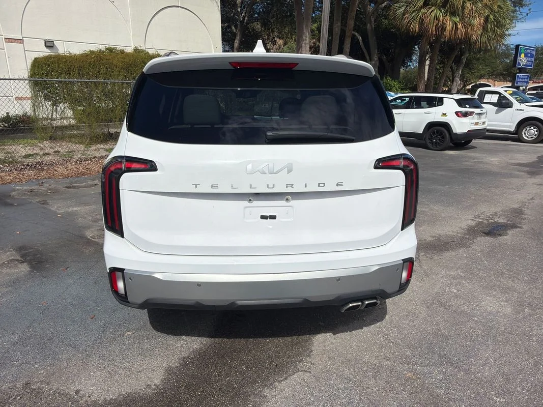 Used 2023 White Kia EX image 4