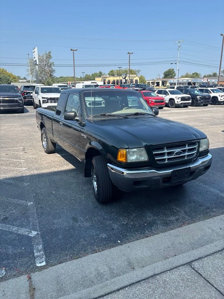 Used 2001  Ford XLT image 2