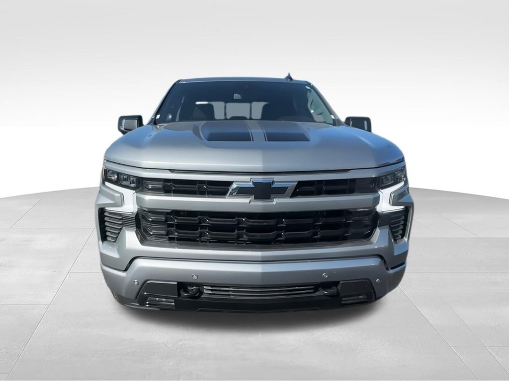 Used 2025 Gray Chevrolet RST image 4