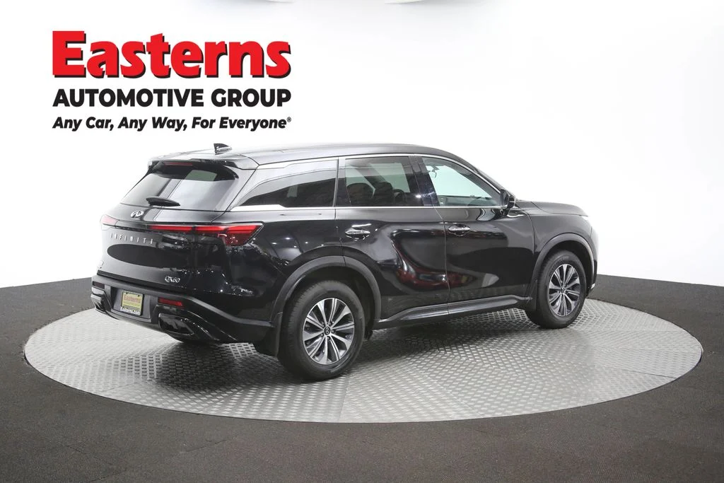 Used 2023 Black INFINITI PURE image 44