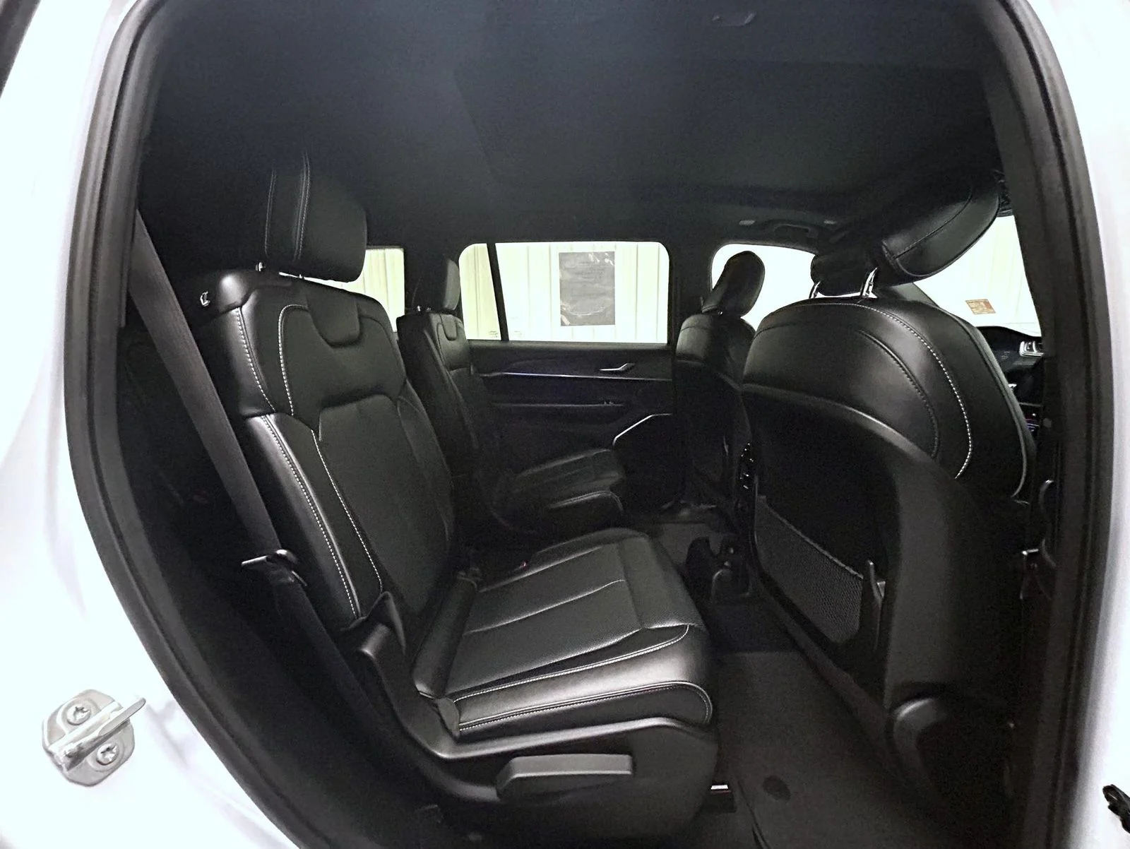 Used 2024 White Jeep Overland image 18