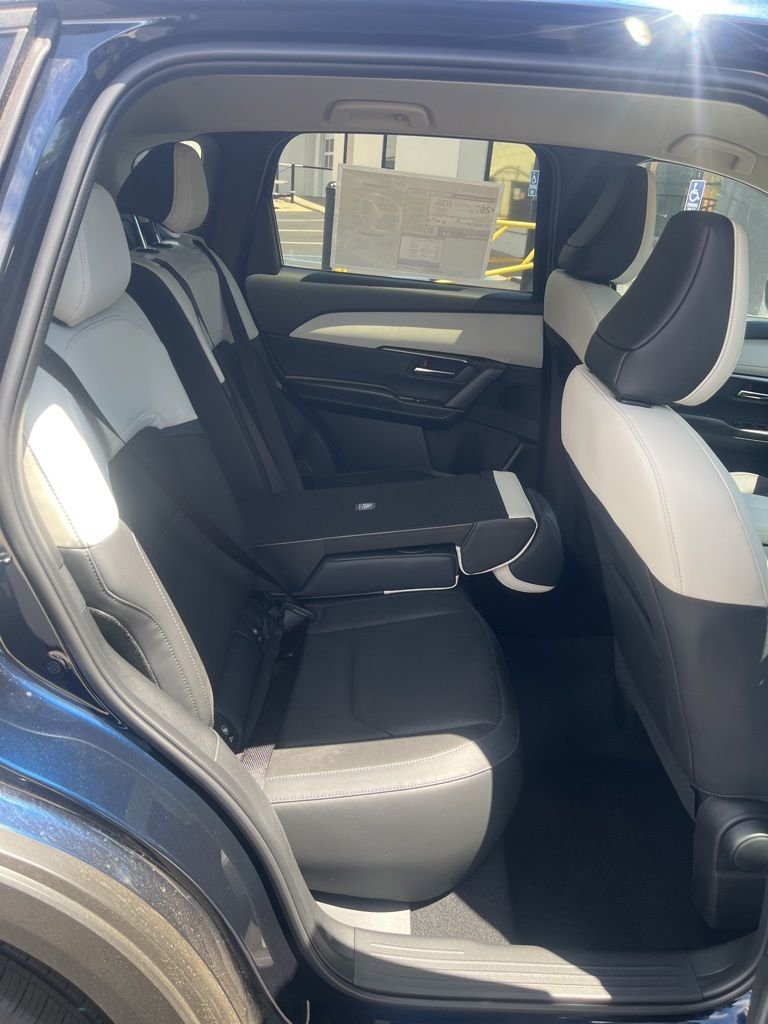 New 2026 Navy Blue Mica Mazda 2.5 S Preferred AWD image 9