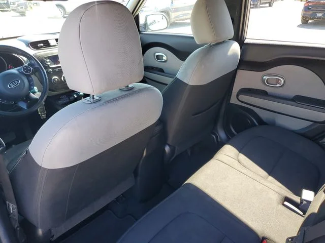 Used 2014 Silver Kia Plus image 11