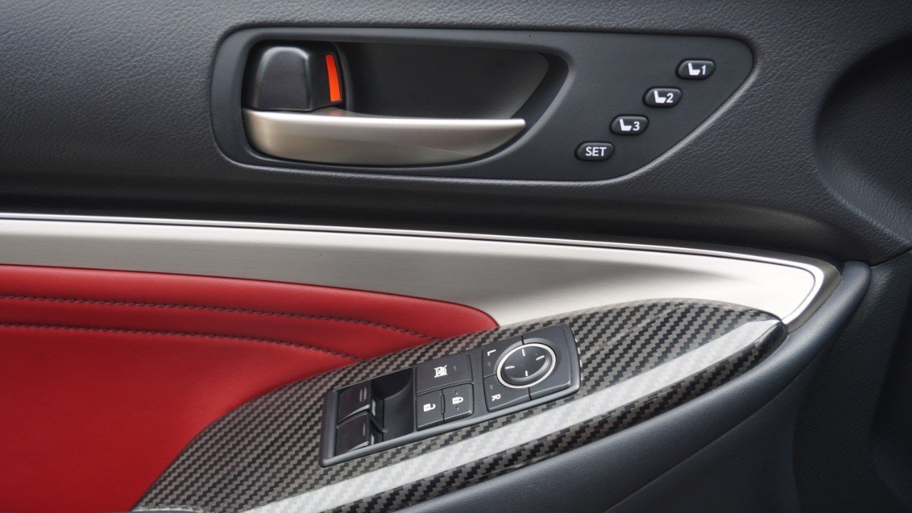 Used 2015 Black Lexus  image 17