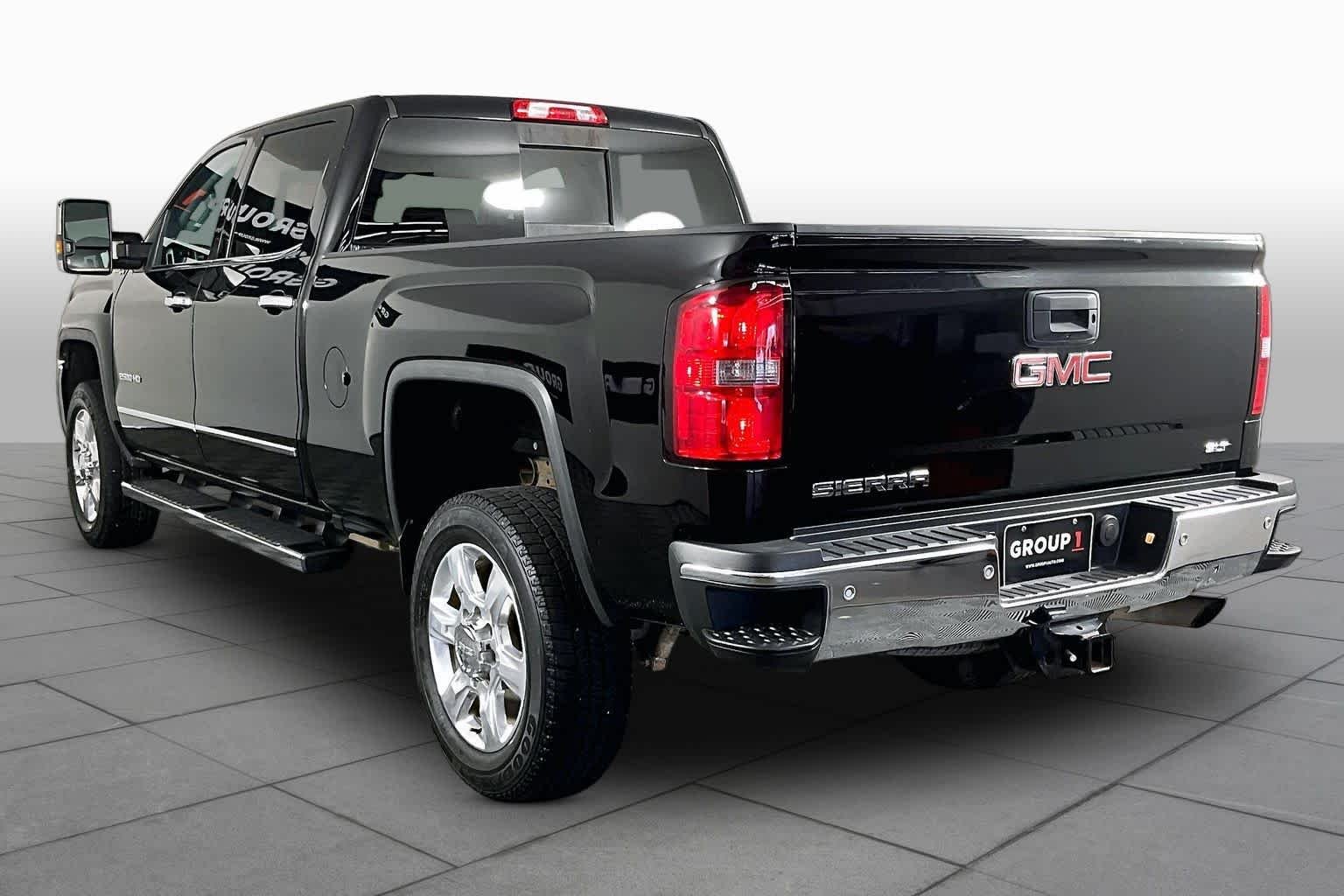 Used 2018 Onyx Black GMC SLT image 12