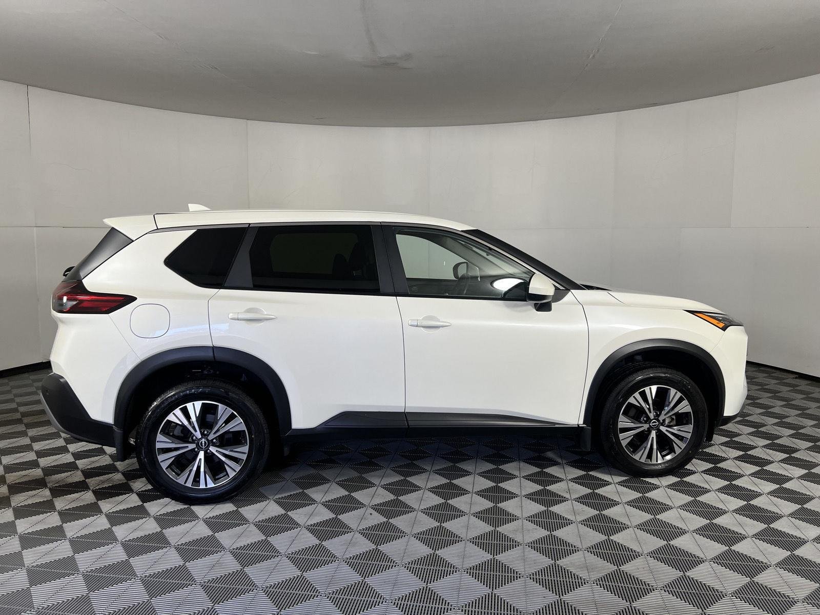 Used 2023 Pearl White Tricoat Nissan SV image 10