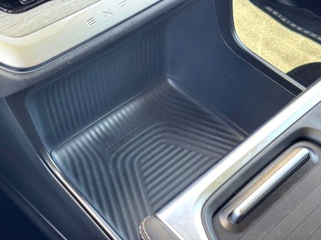 Used 2025 Black Ford Platinum image 31