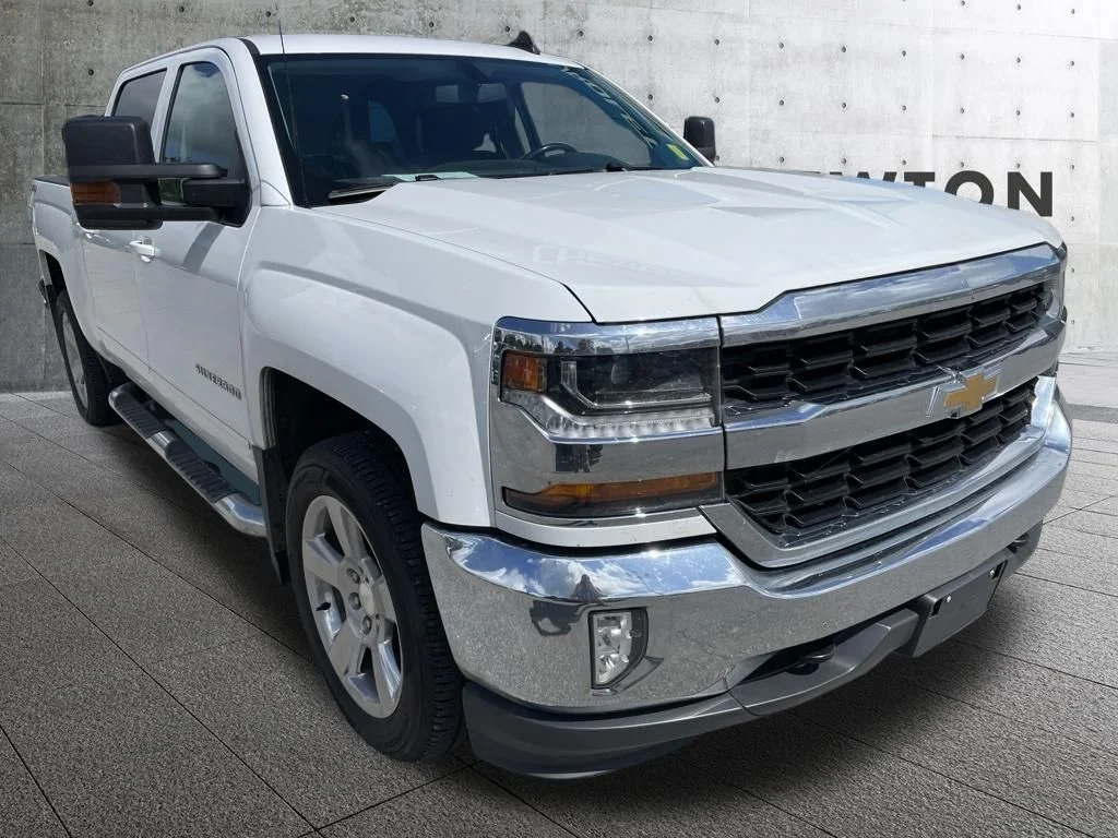 Used 2018 Summit White Chevrolet LT image 1