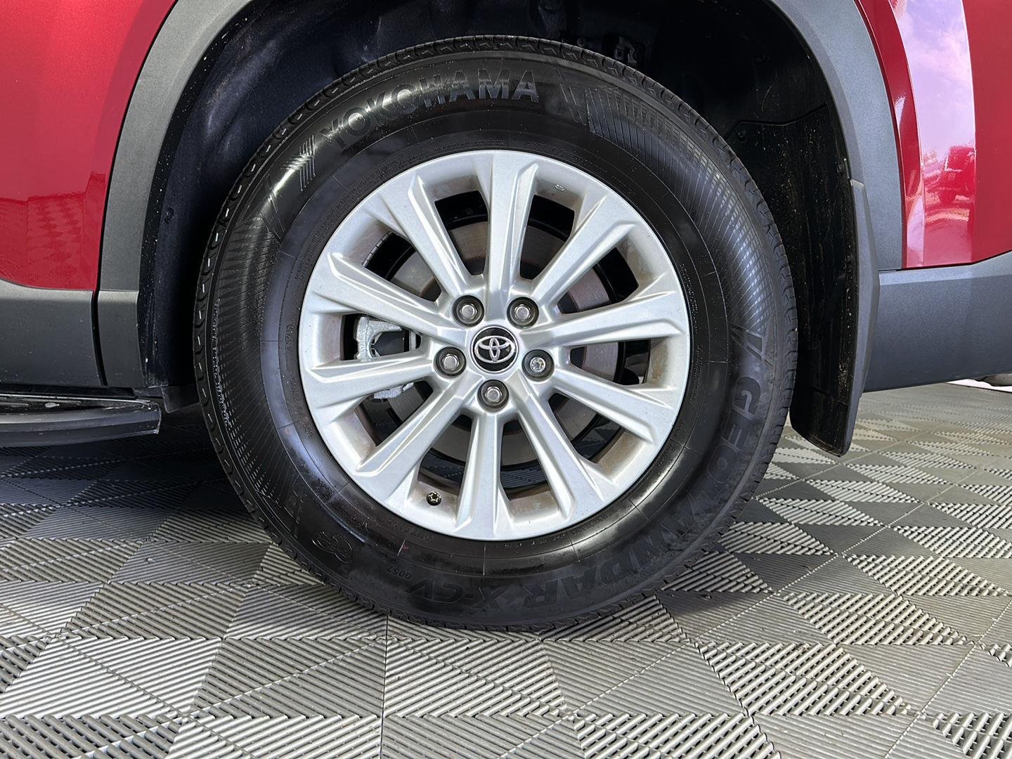 Certified Used 2026 Ruby Flare Pearl Toyota XLE image 9