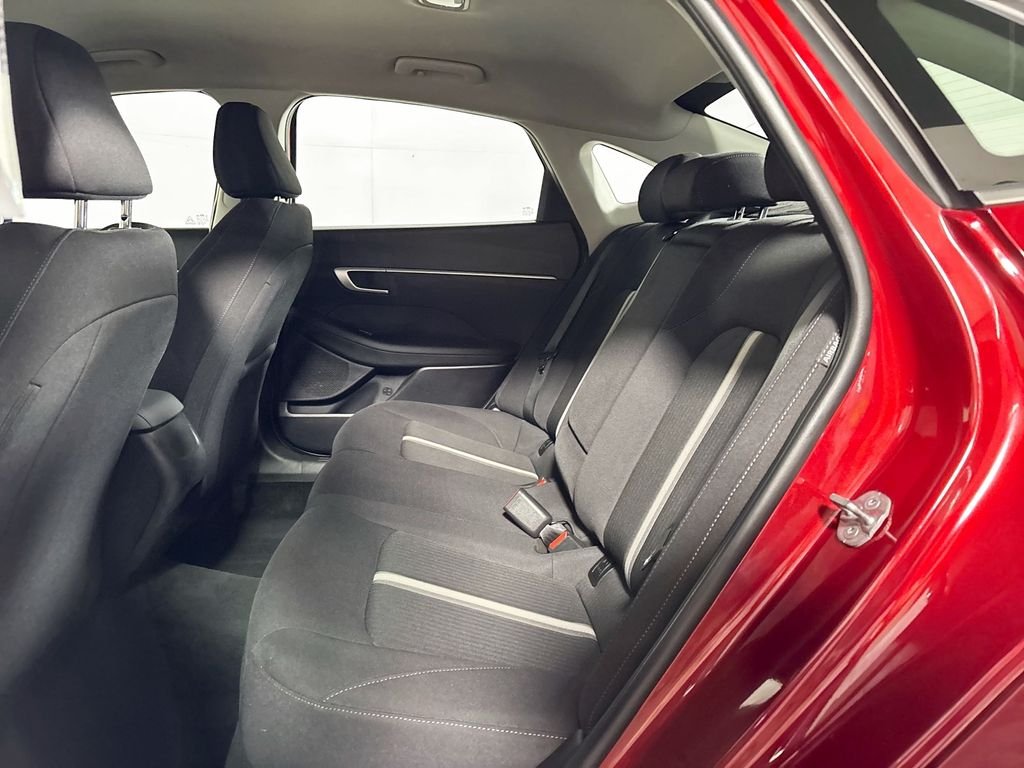 Used 2025 Red Hyundai SEL image 19