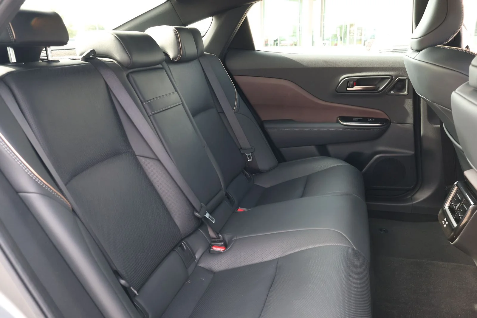 Used 2024  Toyota Limited image 33