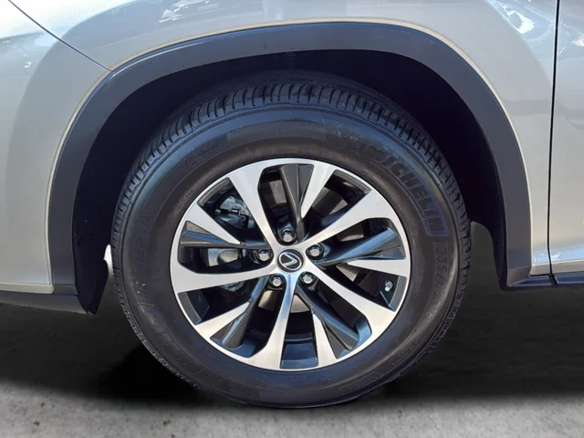 Used 2021 Silver Lexus 350 image 9