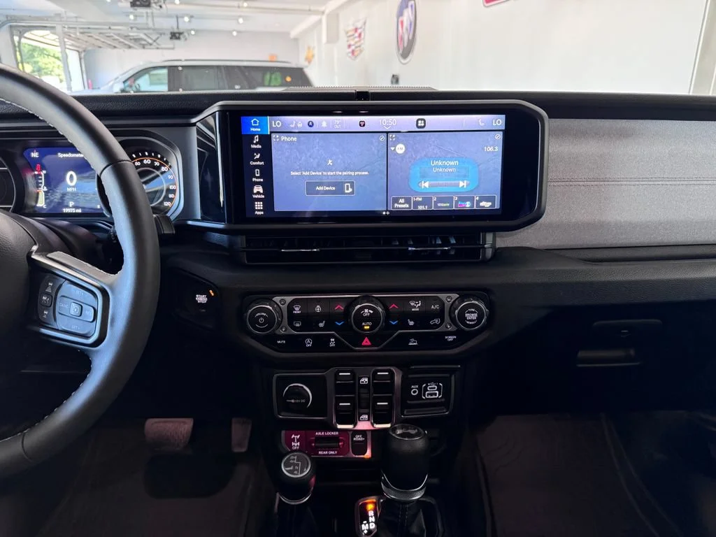 2025 Jeep Wrangler 4-Door Willys - Photo 17