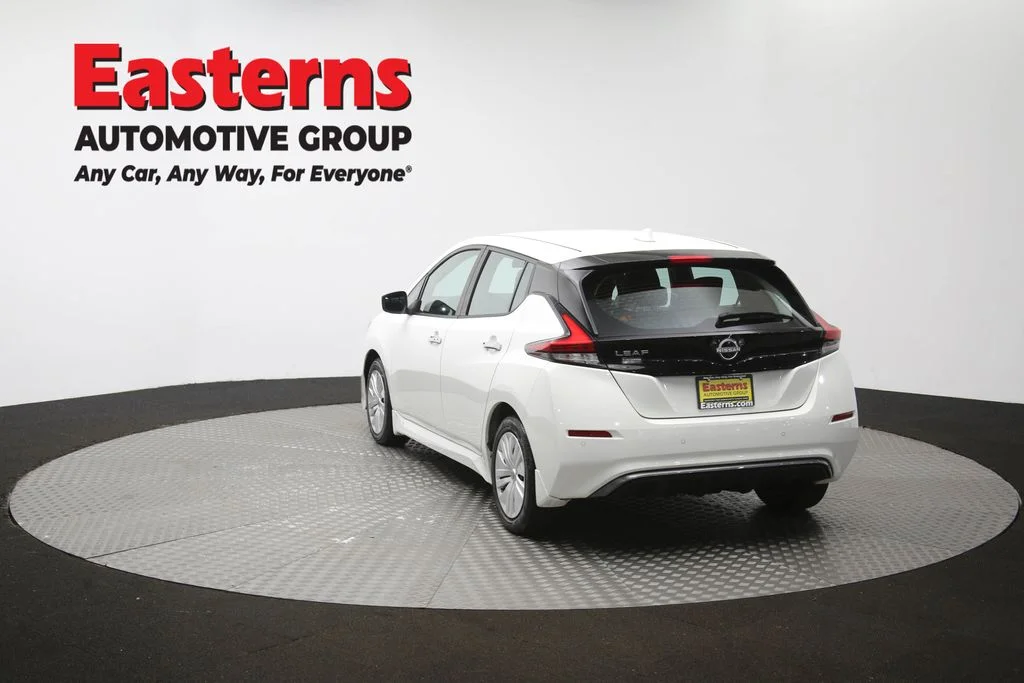 Used 2023 White Nissan S image 61