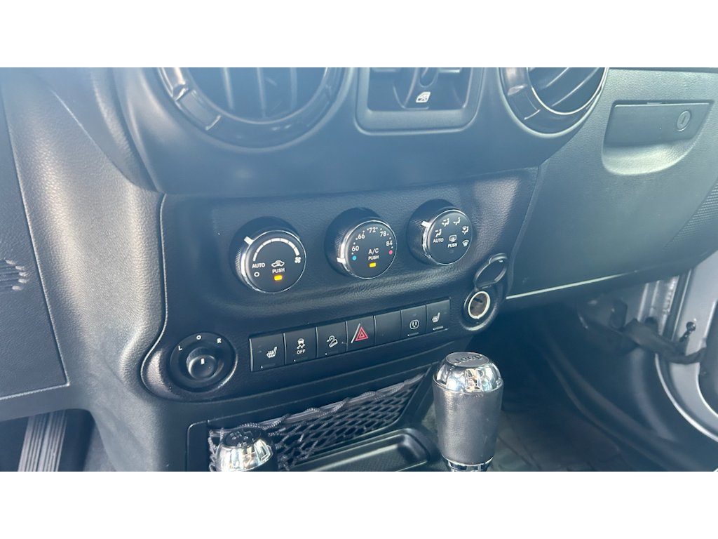 Used 2017 Silver Jeep Unlimited Sahara image 26