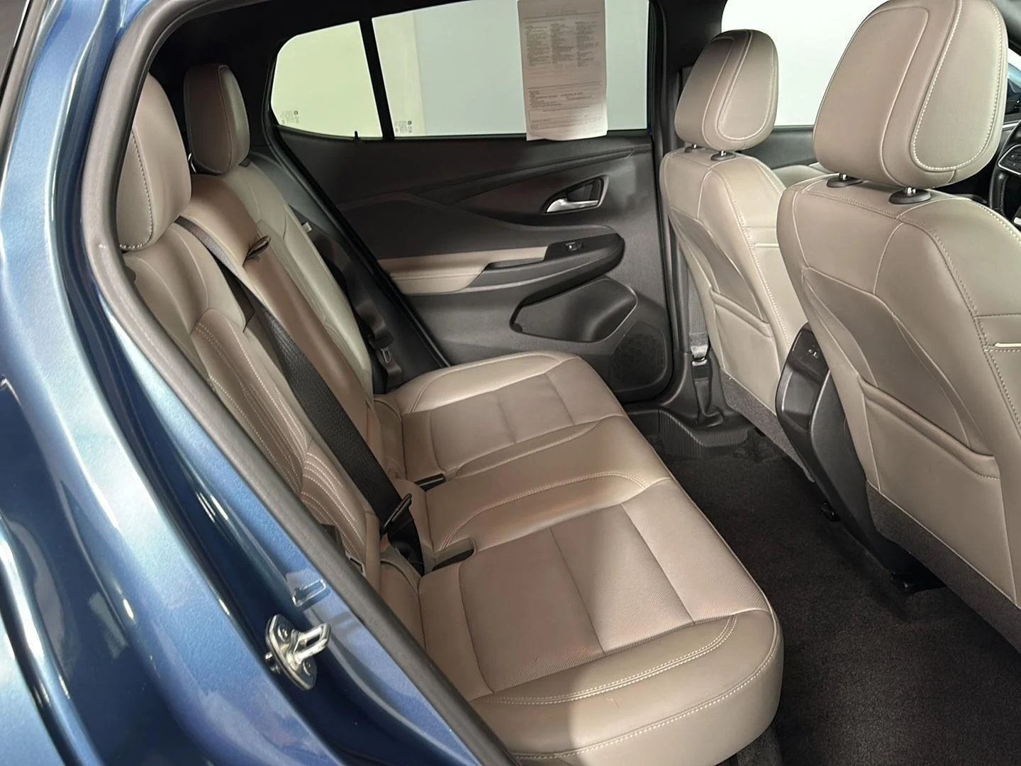 Used 2024 Ocean Blue Metallic Buick Avenir image 25