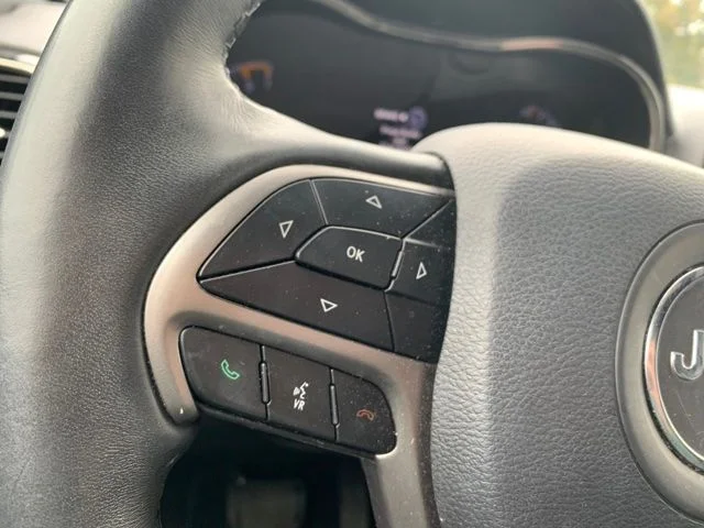 Used 2019 Silver Jeep Overland image 22