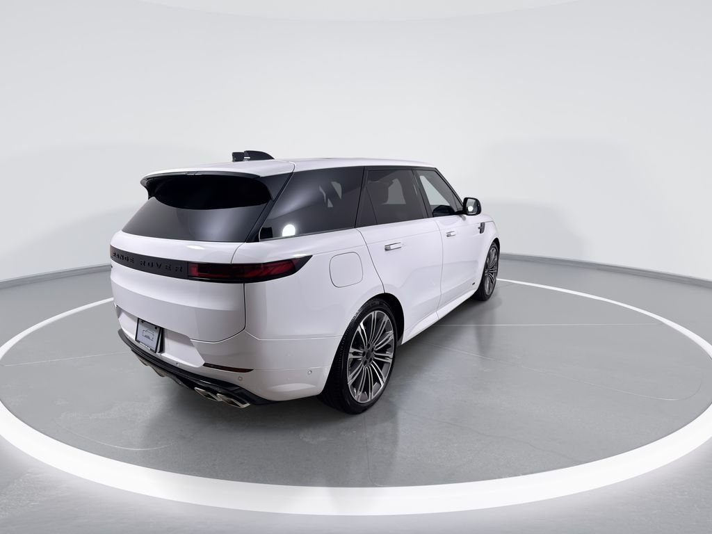 New 2026 Fuji White Land Rover Dynamic SE image 8