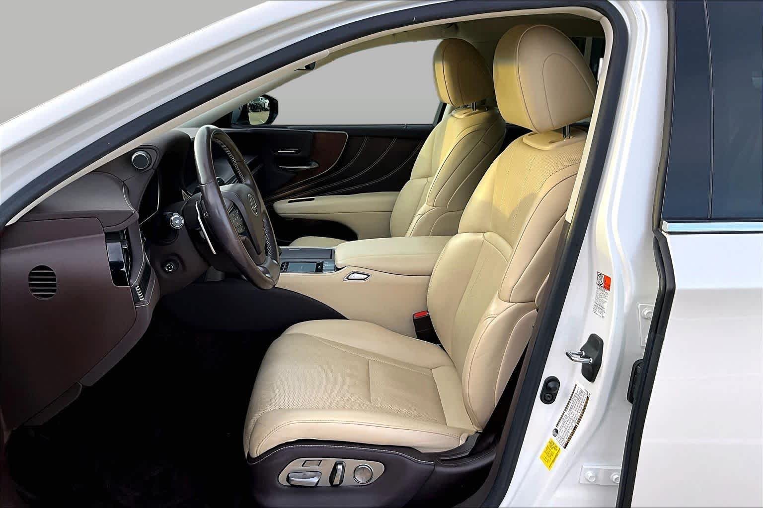Used 2020 Eminent White Pearl Lexus  image 7