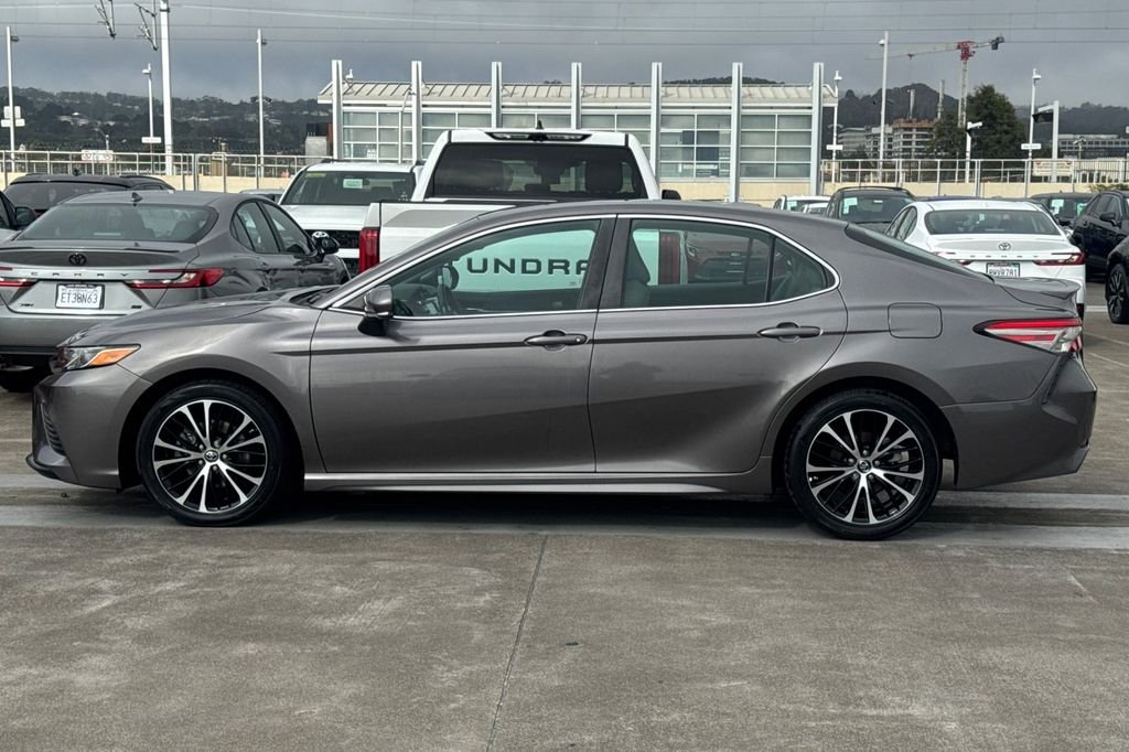 Certified Used 2018 Gray Toyota SE image 7