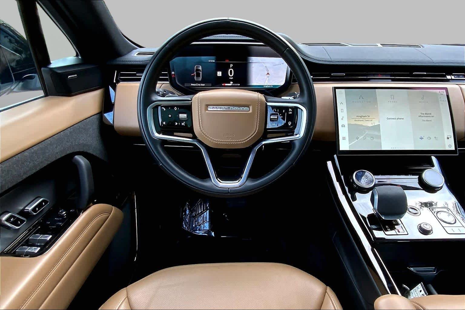 Used 2023 Fuji White Land Rover SE image 7