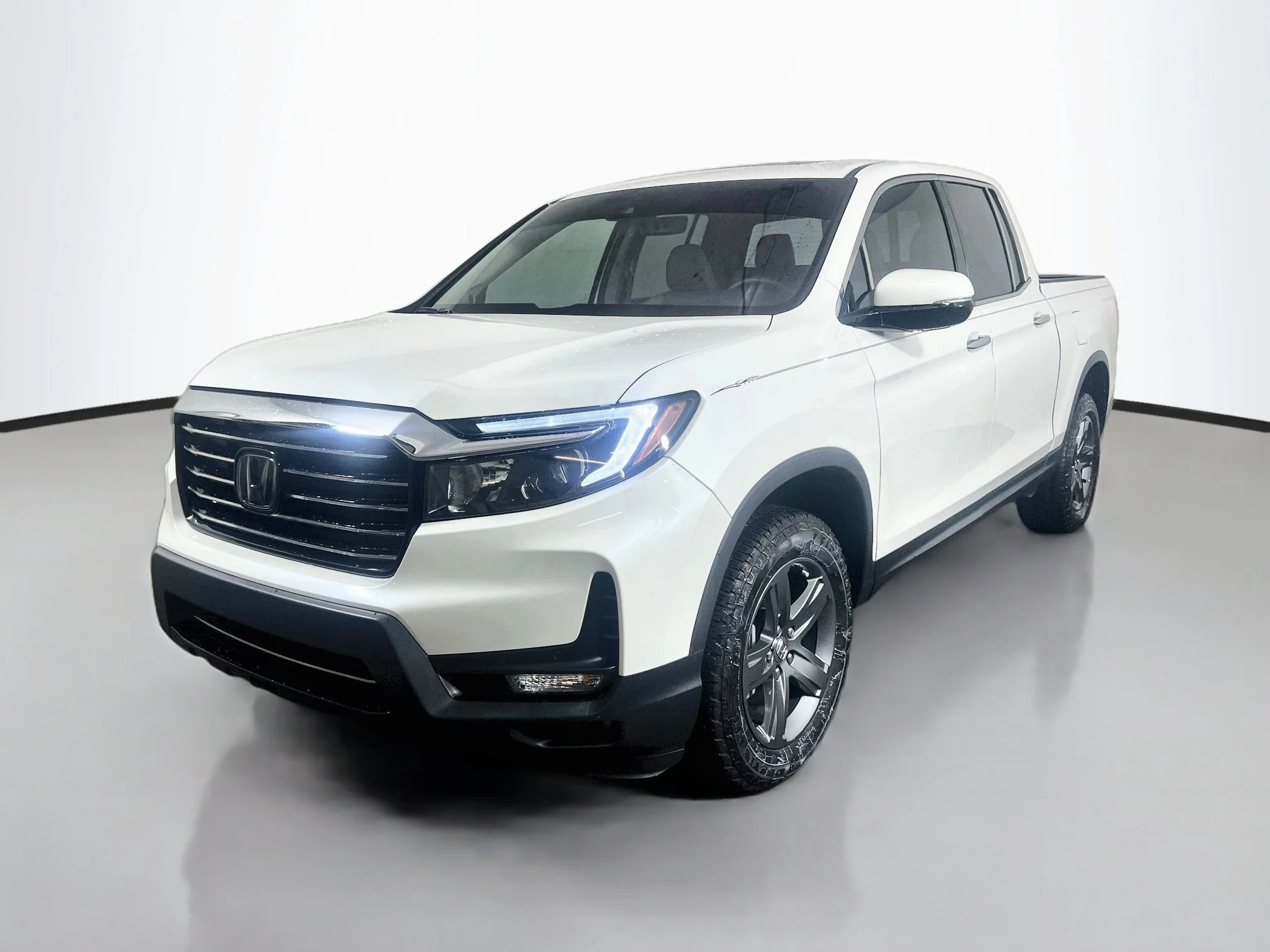 Certified Used 2022 Platinum White Pearl Honda AWD RTL-E image 28